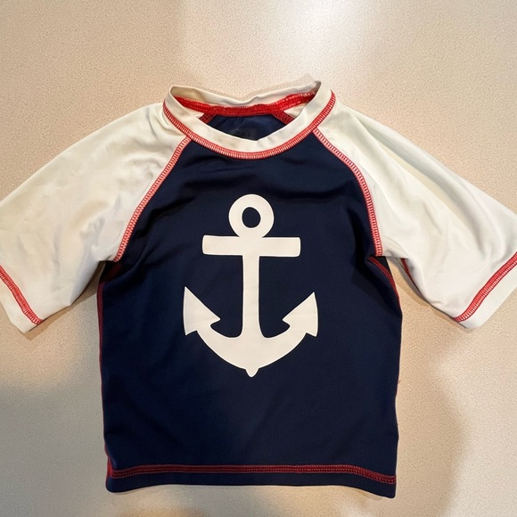 EUC Boys 2T rash guard and swim trunks bundle - Picture 4 of 4